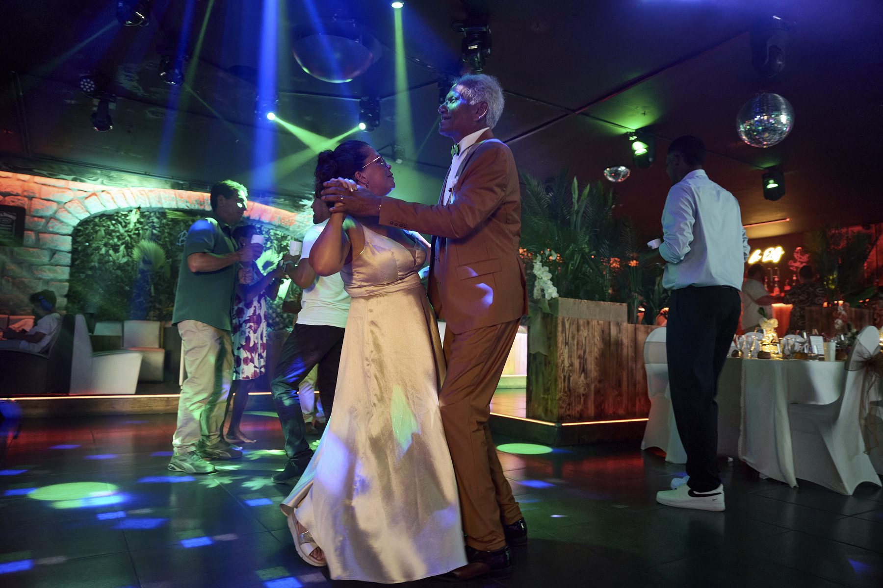 Réalisation Mariage 68c194b69e9b16.84874401 - LENIGHT : organisation, installation, animation de soirée et ambiance club