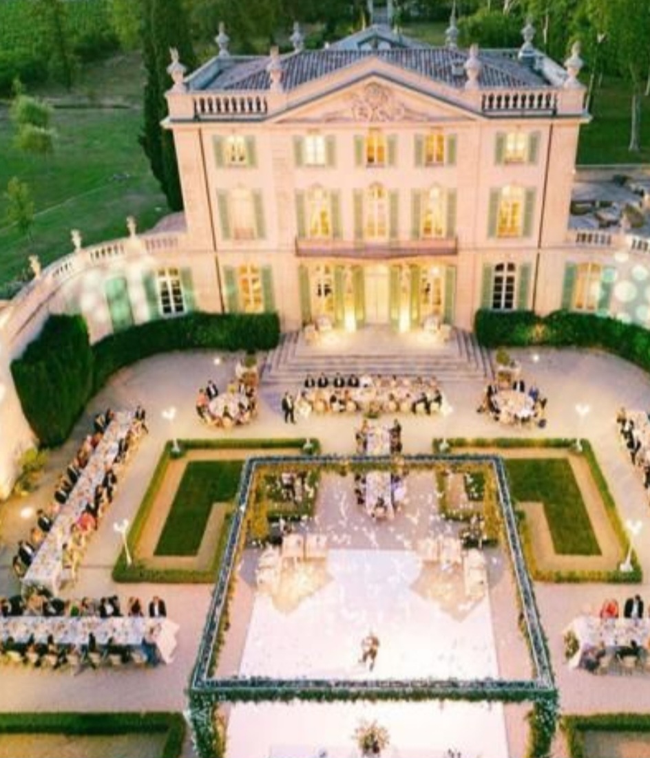 Réalisation Ref 6927030a4e2e80.91272916 - LENIGHT : organisation, installation, animation de soirée et ambiance club