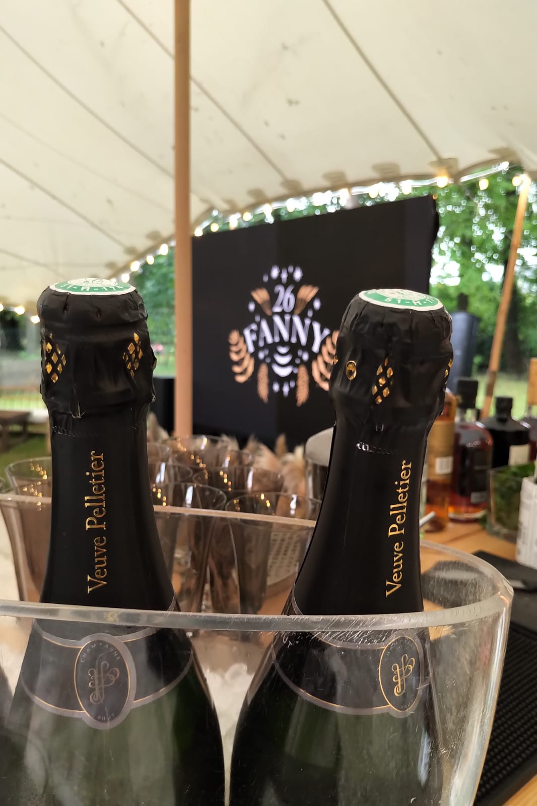 Réalisation Ref 6927066365f722.56960277 - LENIGHT : organisation, installation, animation de soirée et ambiance club